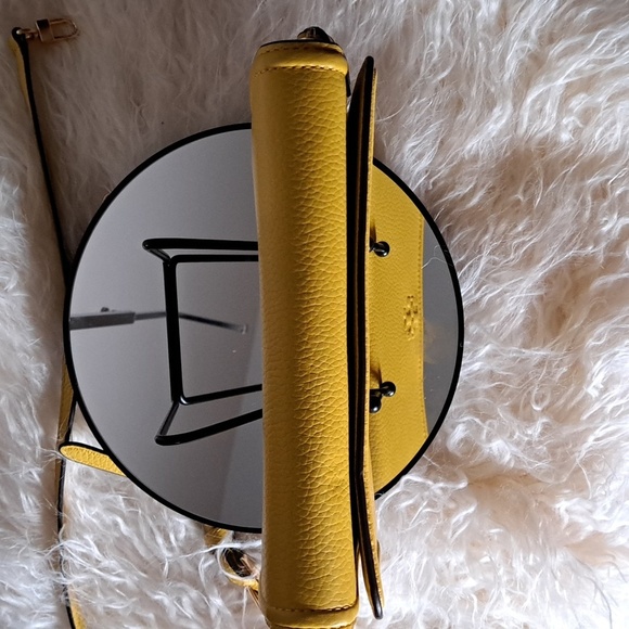 Tory Burch Thea Flat Wallet Crossbody Like New - Picture 14 of 16